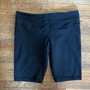 GUC Lululemon bike shorts